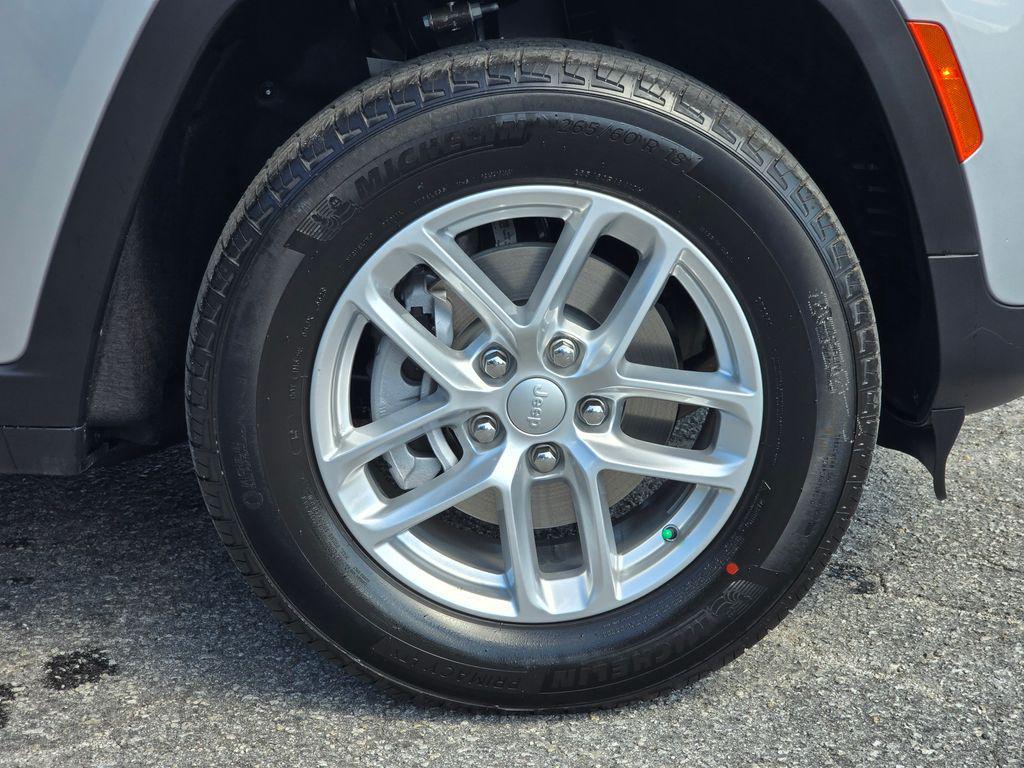 new 2025 Jeep Grand Cherokee car, priced at $39,243