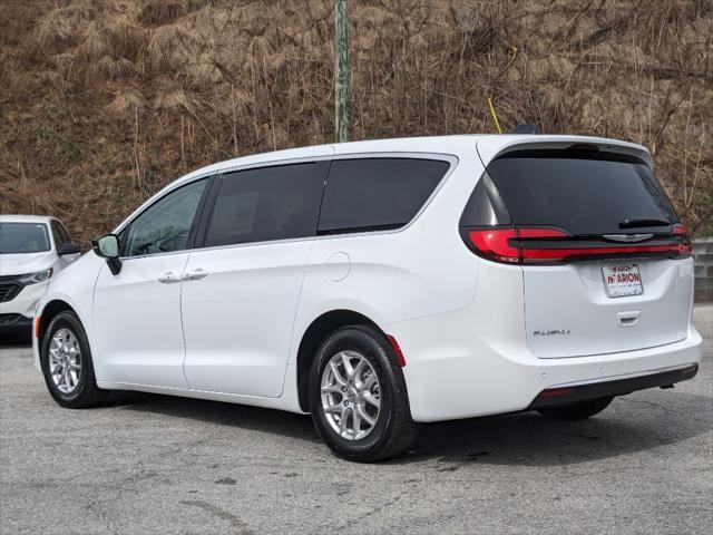 new 2024 Chrysler Pacifica car, priced at $39,680