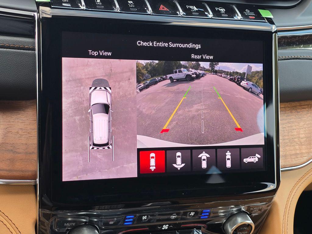 new 2025 Jeep Grand Cherokee car, priced at $59,981