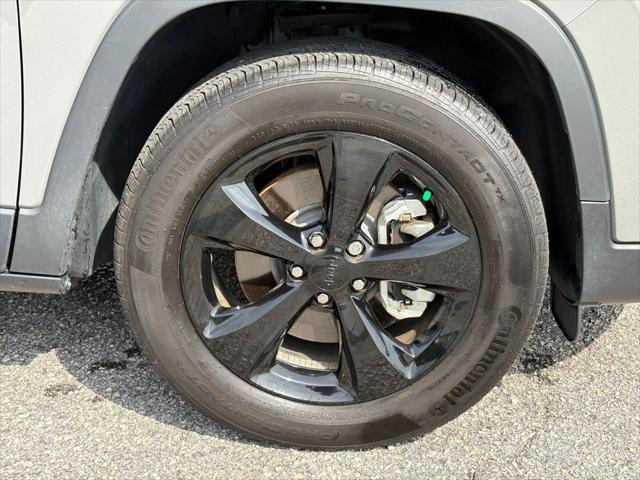 used 2023 Jeep Cherokee car, priced at $27,973
