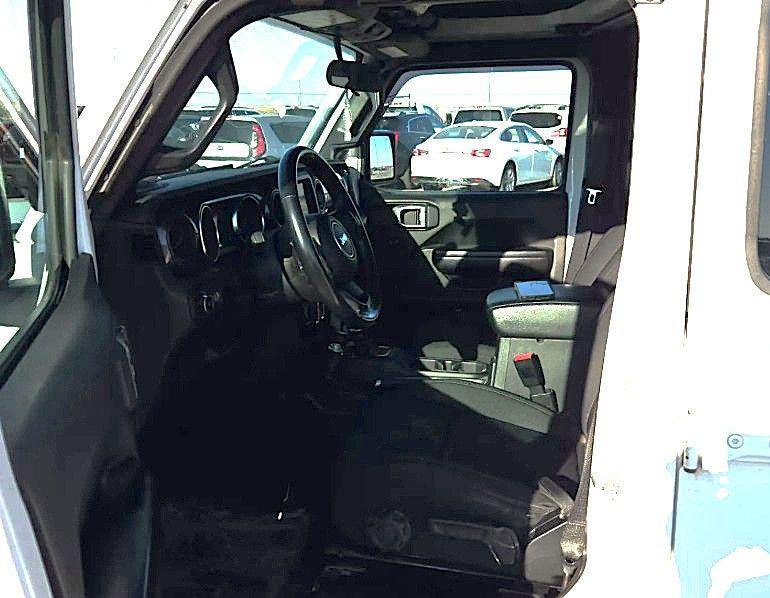 used 2021 Jeep Wrangler Unlimited car, priced at $27,000