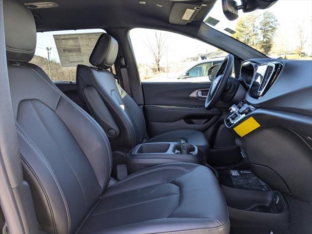 new 2025 Chrysler Voyager car, priced at $39,356