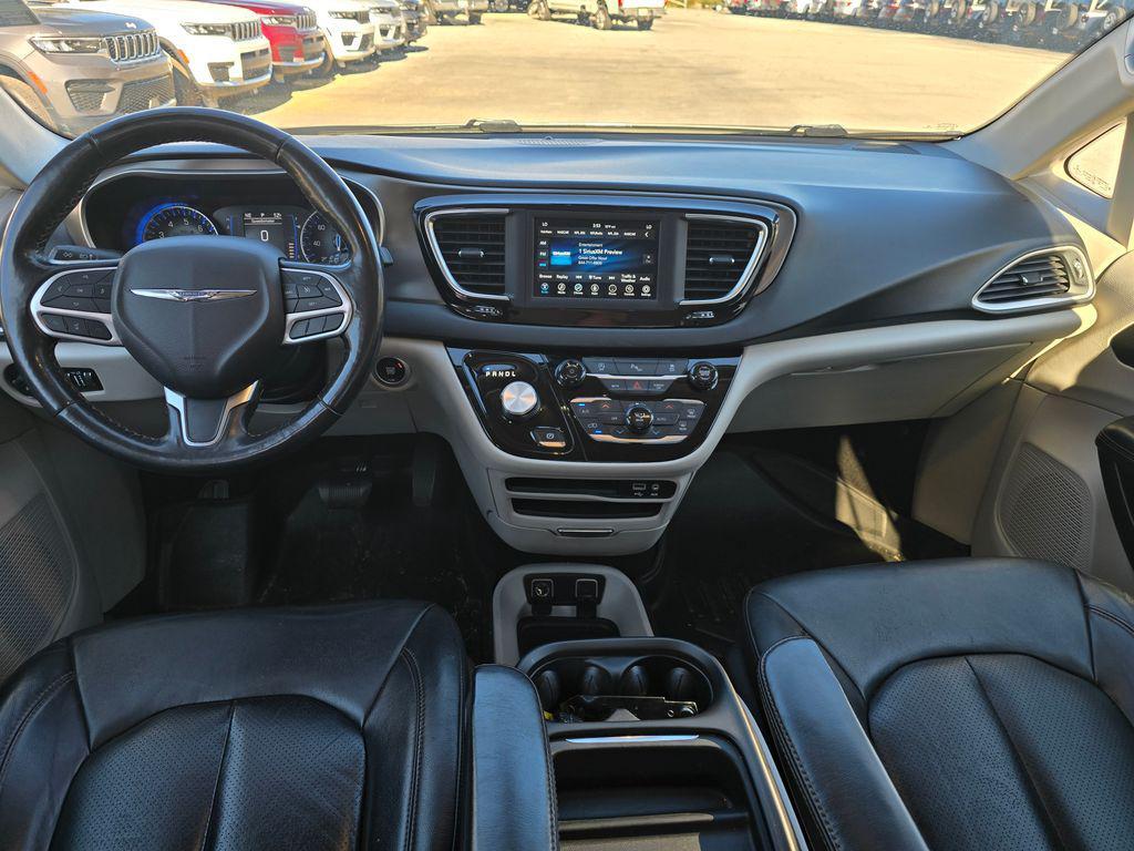 used 2020 Chrysler Pacifica car, priced at $15,500