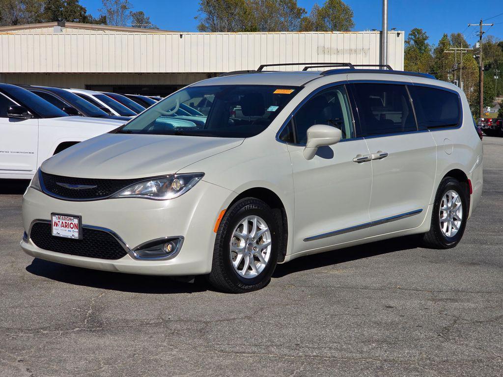 used 2020 Chrysler Pacifica car, priced at $15,500