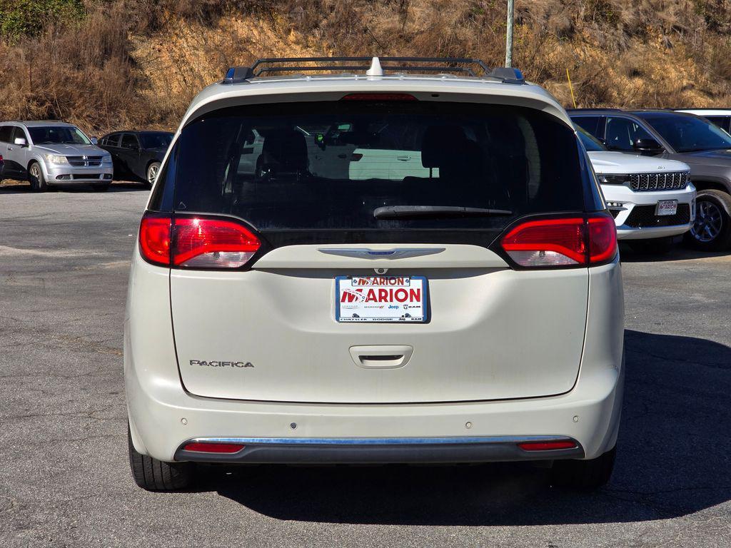 used 2020 Chrysler Pacifica car, priced at $15,500