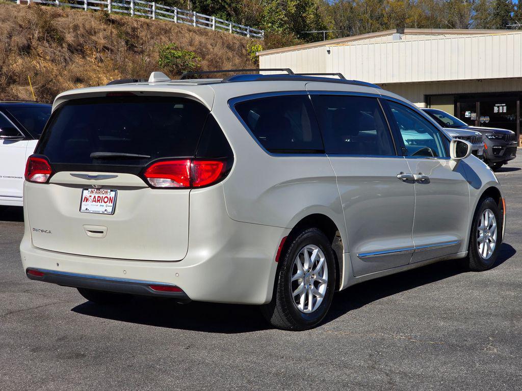 used 2020 Chrysler Pacifica car, priced at $15,500