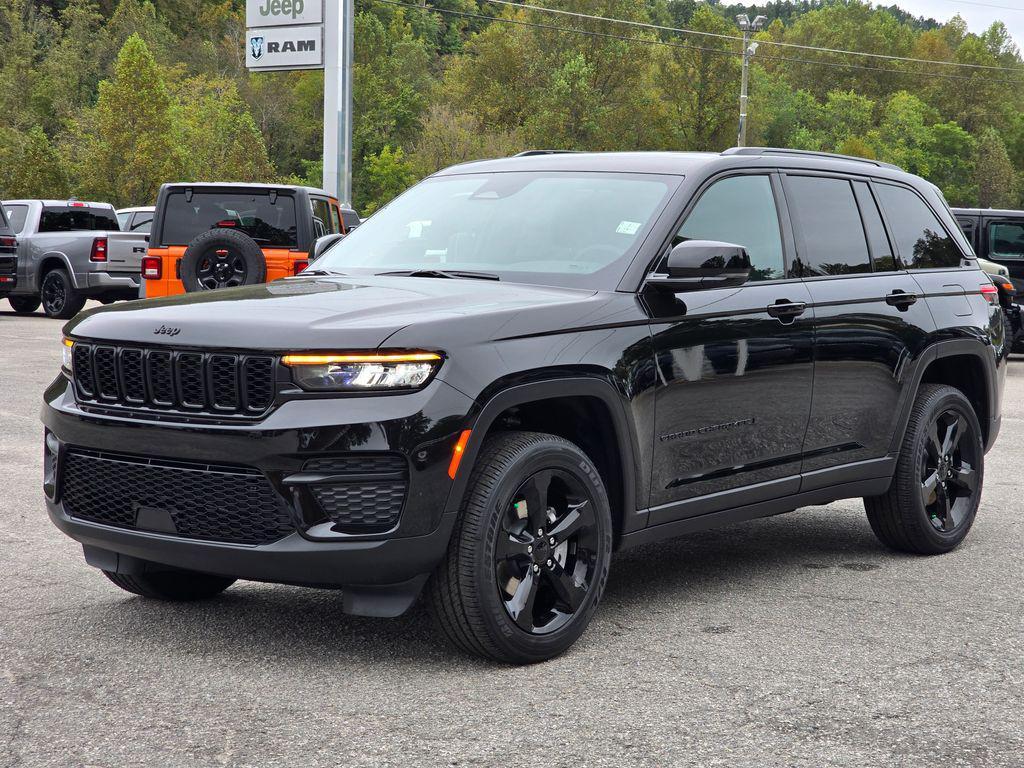new 2025 Jeep Grand Cherokee car, priced at $43,464