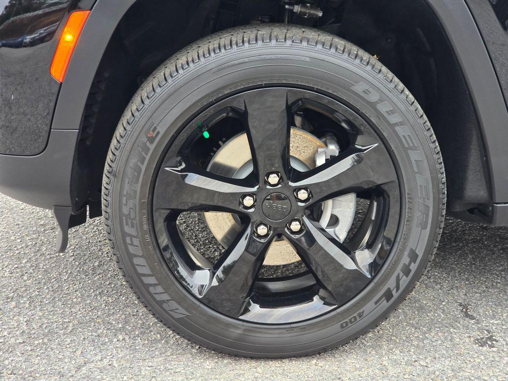 new 2025 Jeep Grand Cherokee car, priced at $43,464