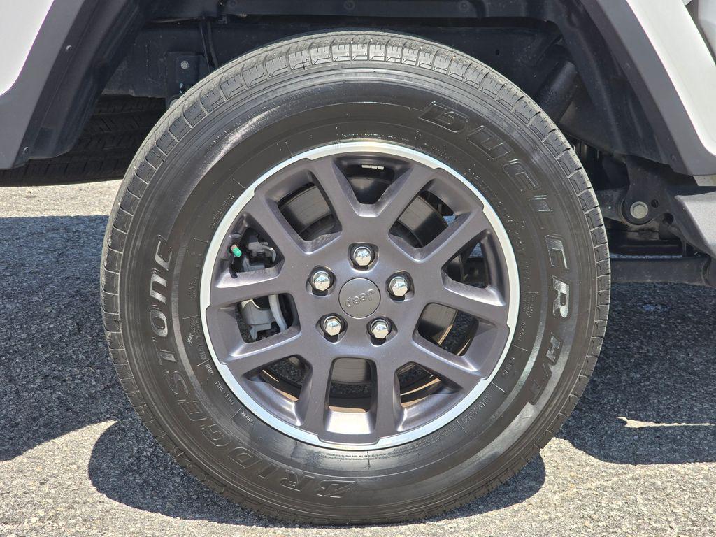 used 2023 Jeep Gladiator car, priced at $31,200