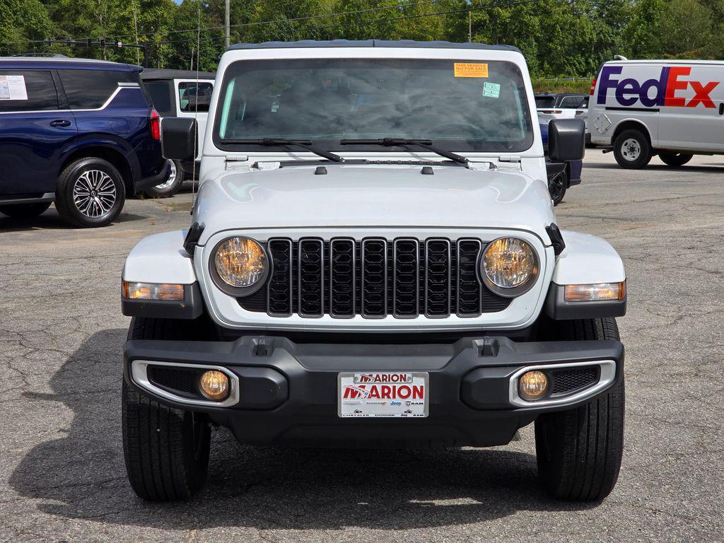 used 2023 Jeep Gladiator car, priced at $33,000