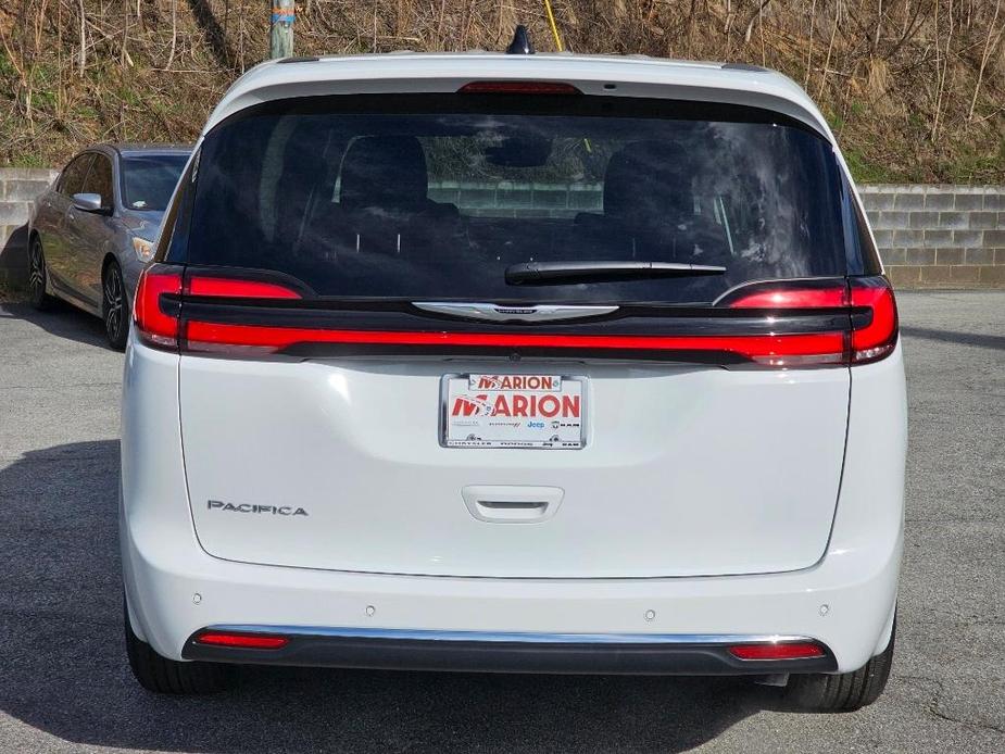 new 2024 Chrysler Pacifica car, priced at $36,025