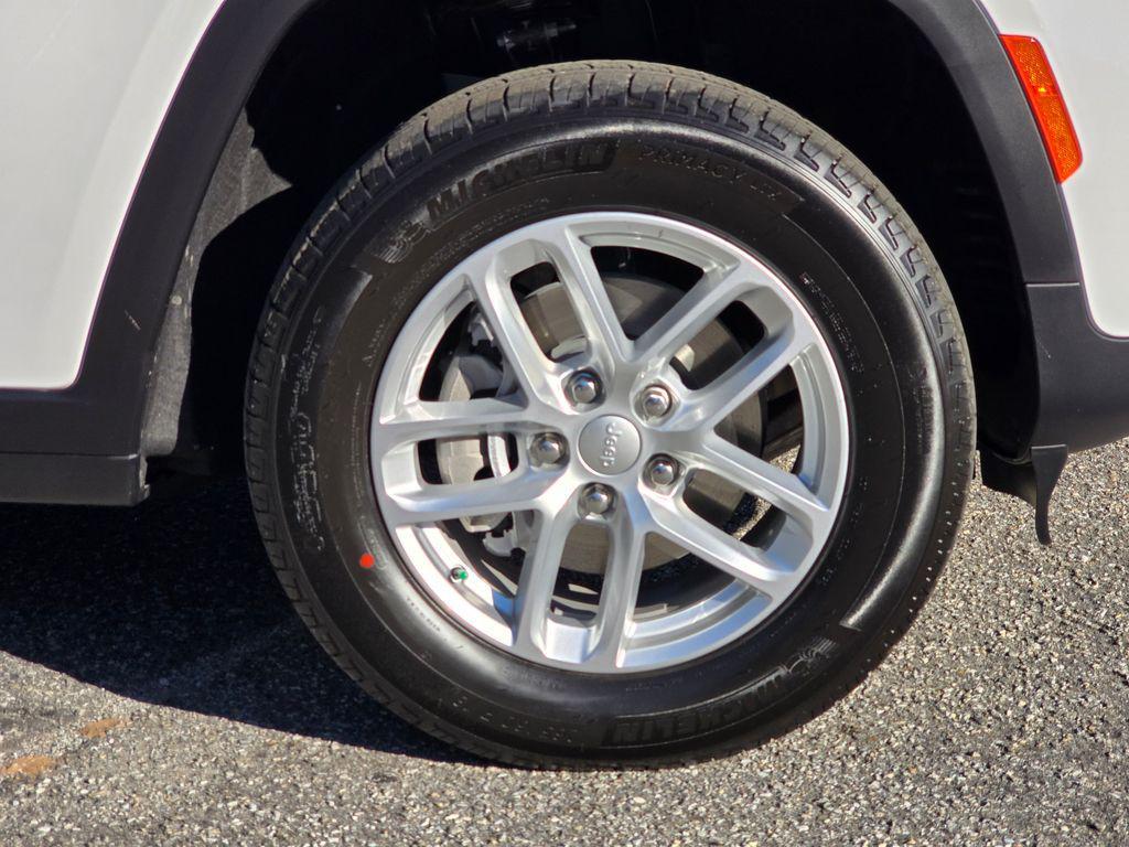 new 2025 Jeep Grand Cherokee car, priced at $37,184