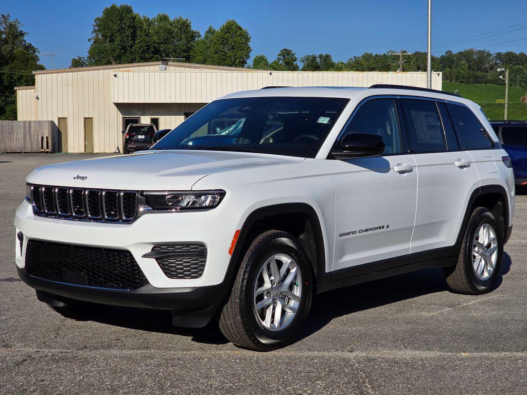 new 2025 Jeep Grand Cherokee car, priced at $37,184