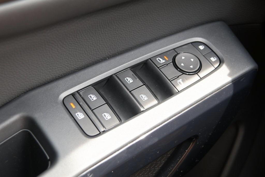 new 2025 Nissan Pathfinder car, priced at $40,002