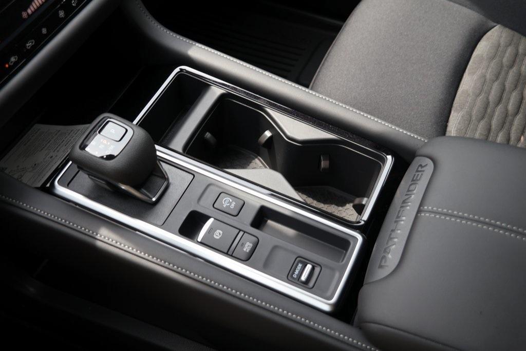 new 2025 Nissan Pathfinder car, priced at $40,002
