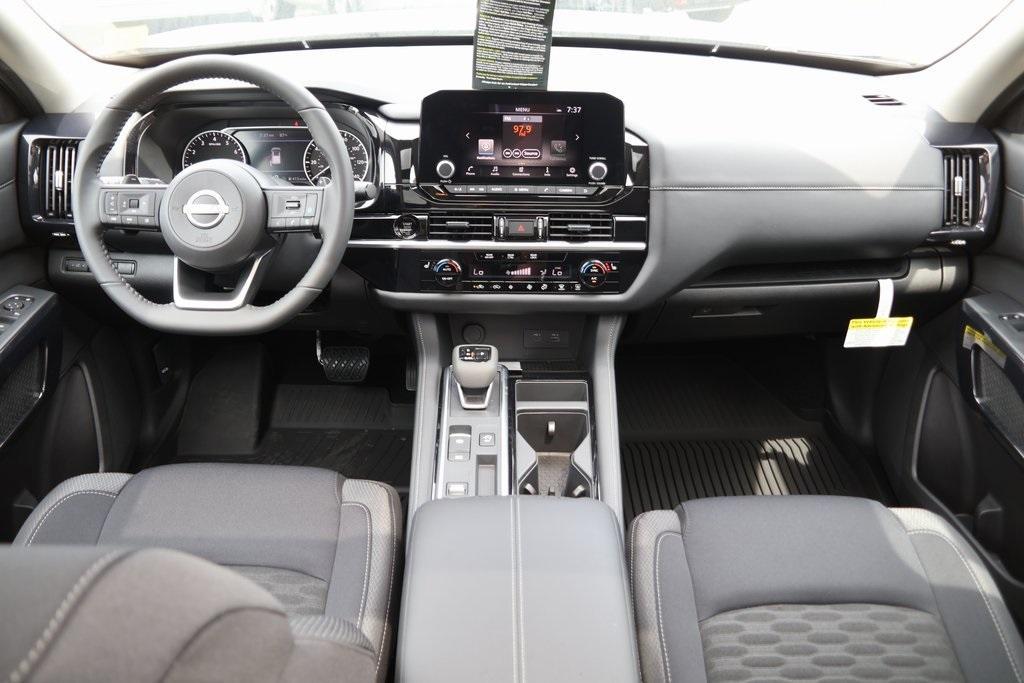 new 2025 Nissan Pathfinder car, priced at $40,002