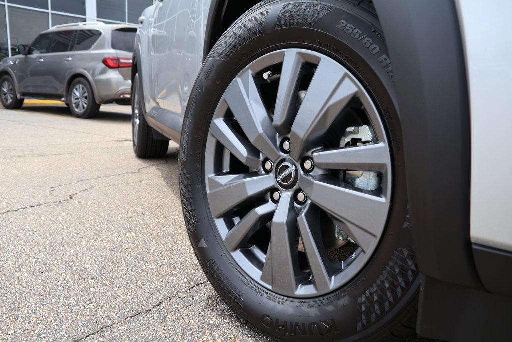 new 2025 Nissan Pathfinder car, priced at $40,002
