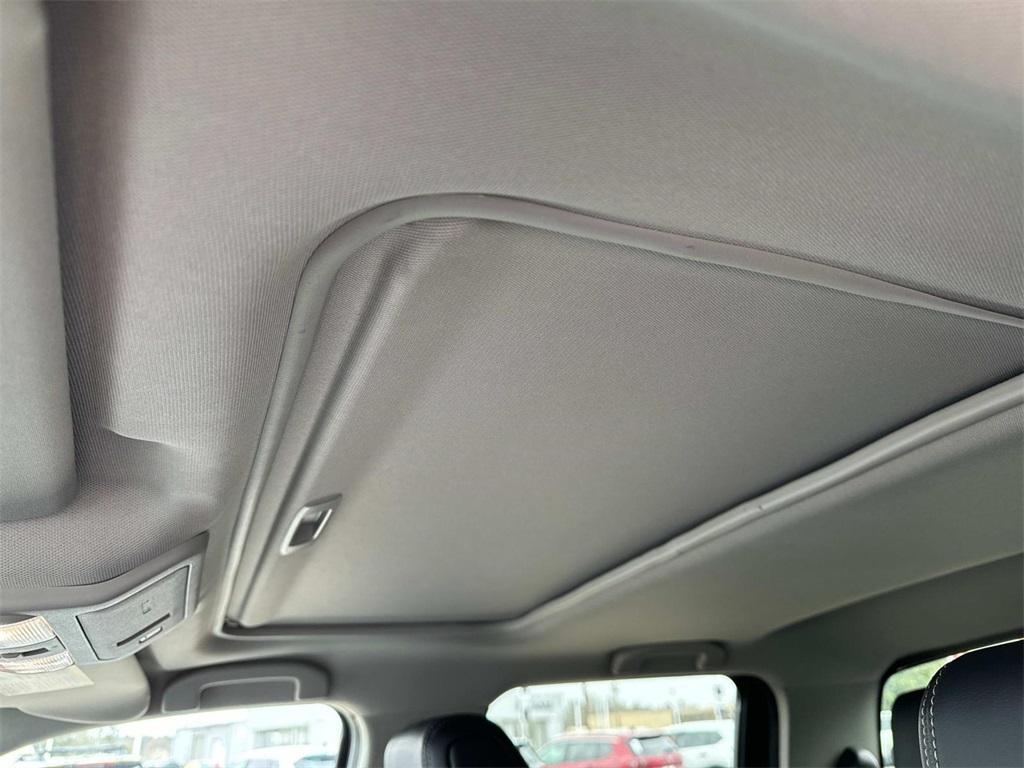 new 2025 Nissan Frontier car, priced at $39,044