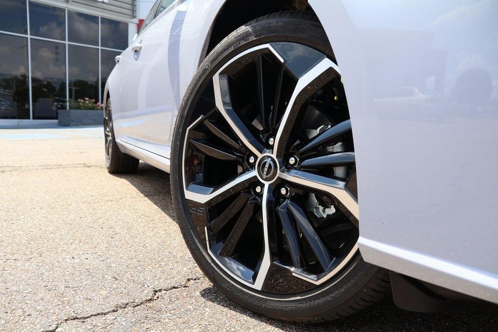 new 2025 Nissan Altima car, priced at $31,302