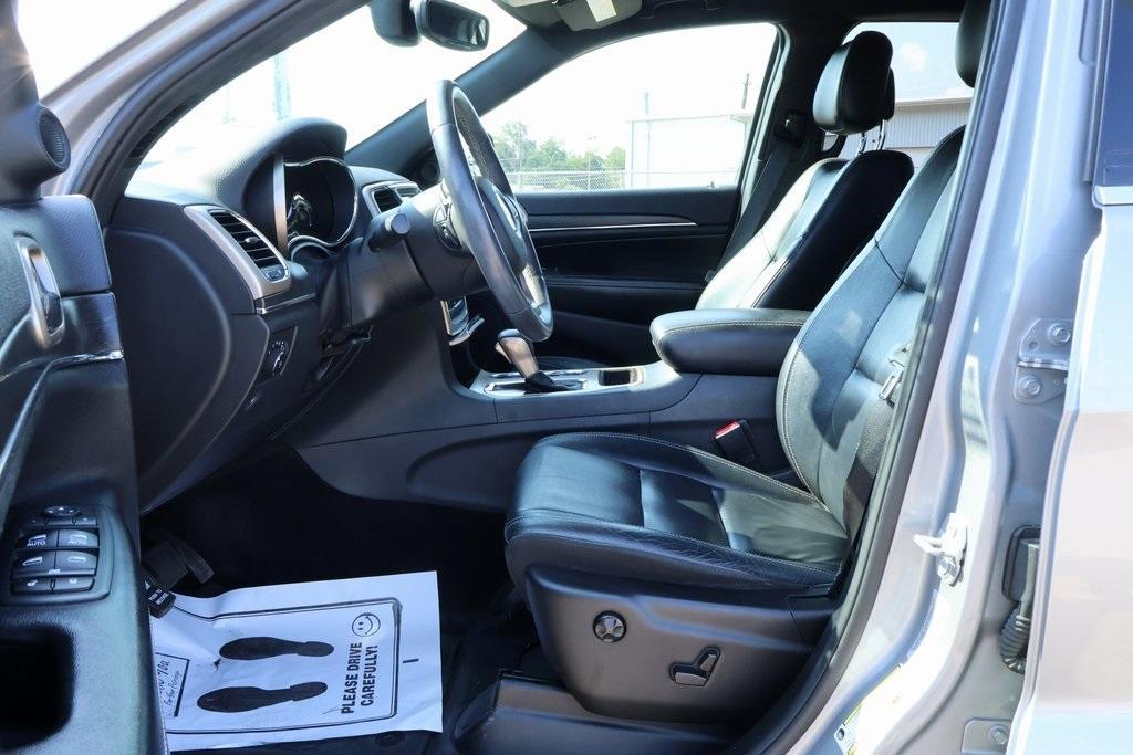 used 2017 Jeep Grand Cherokee car, priced at $17,946