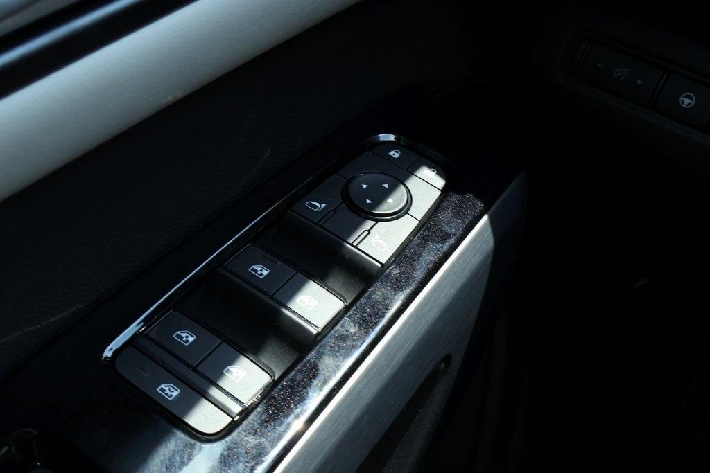 new 2025 Nissan Pathfinder car, priced at $36,160