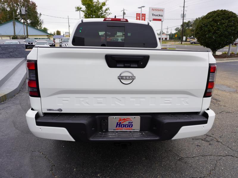 new 2025 Nissan Frontier car