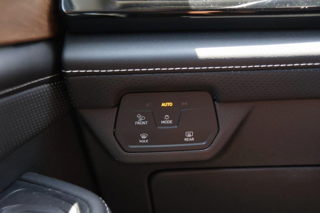used 2024 Volkswagen Atlas car, priced at $33,912