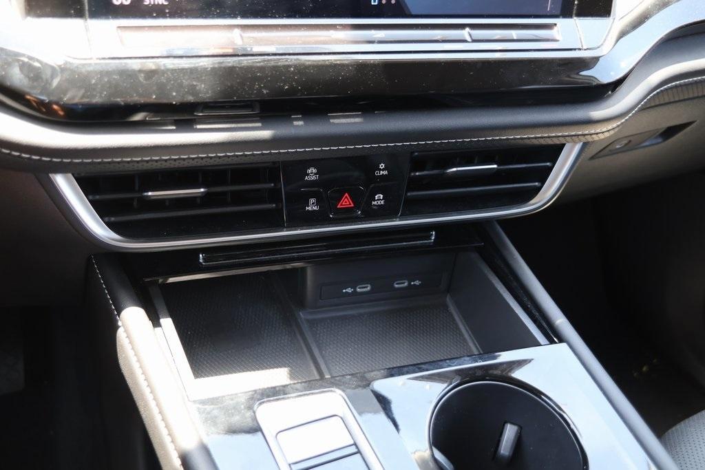 used 2024 Volkswagen Atlas car, priced at $33,912