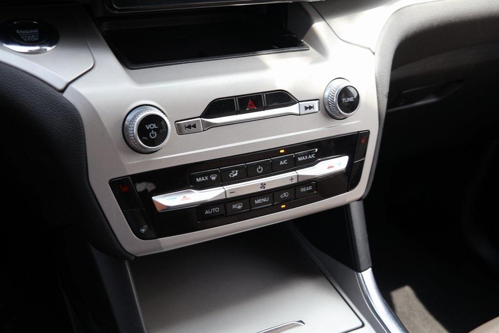 used 2023 Ford Explorer car, priced at $29,632
