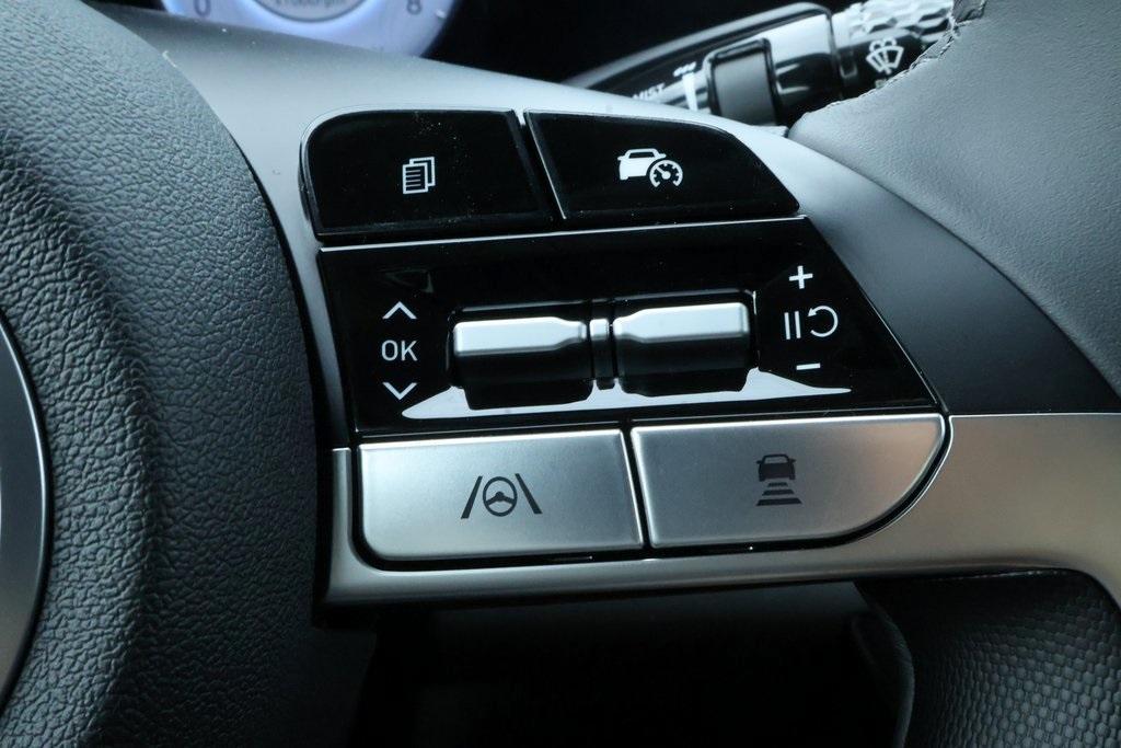 new 2025 Hyundai Elantra car, priced at $25,642