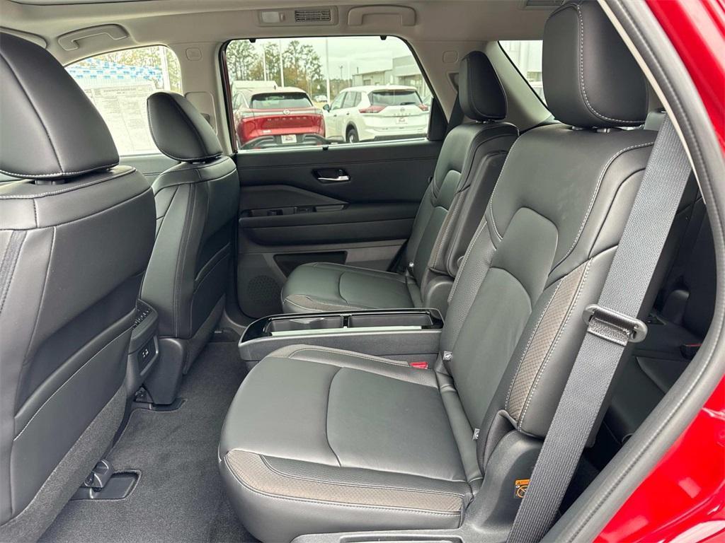 new 2025 Nissan Pathfinder car, priced at $44,137
