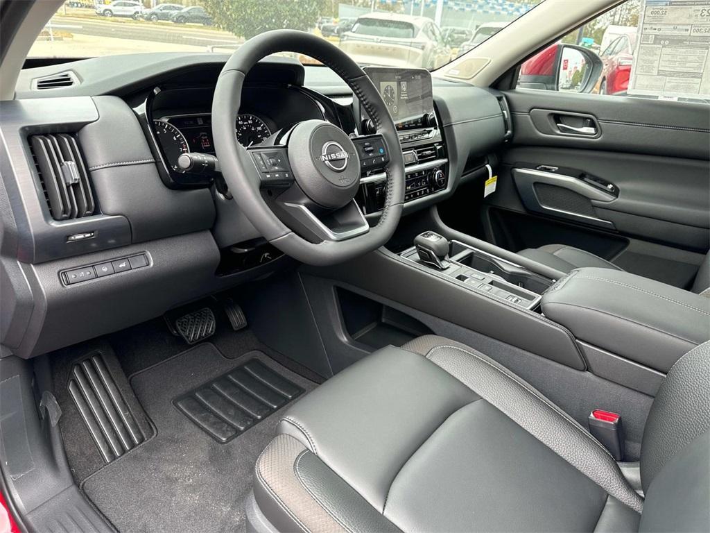 new 2025 Nissan Pathfinder car, priced at $45,137