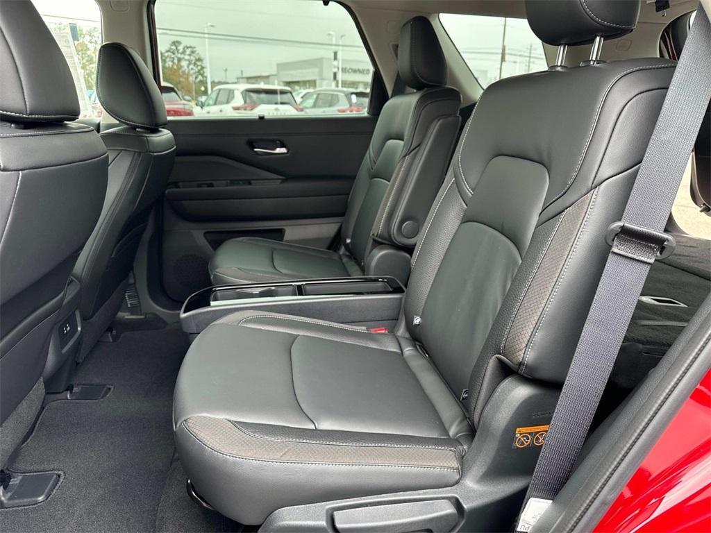 new 2025 Nissan Pathfinder car, priced at $45,137