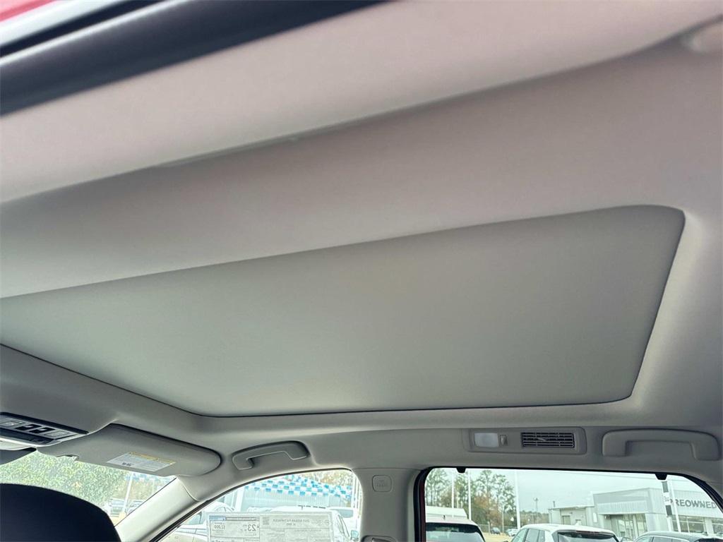 new 2025 Nissan Pathfinder car, priced at $45,137