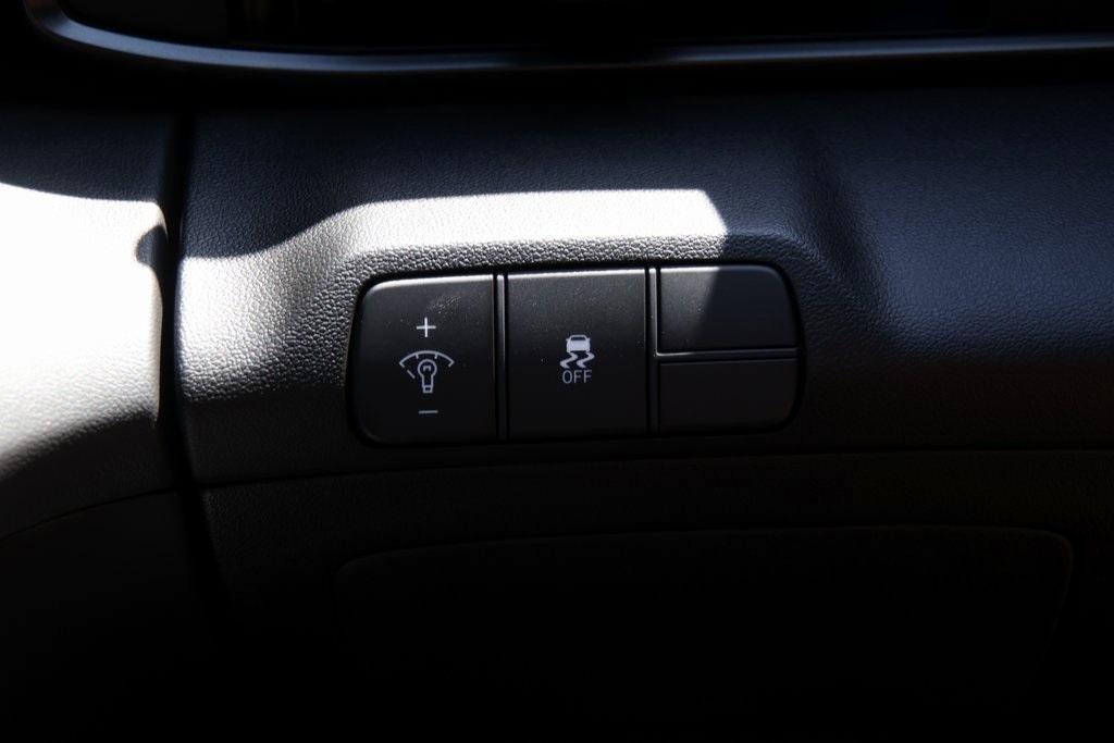 new 2025 Hyundai Elantra car, priced at $23,865
