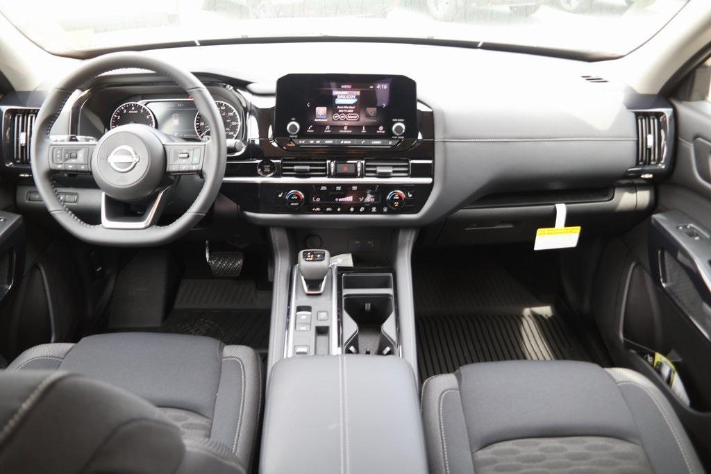 new 2025 Nissan Pathfinder car, priced at $38,652