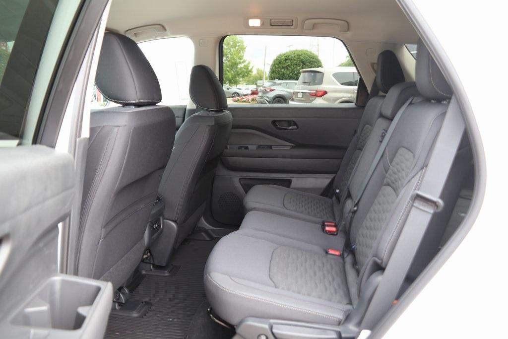 new 2025 Nissan Pathfinder car, priced at $38,652