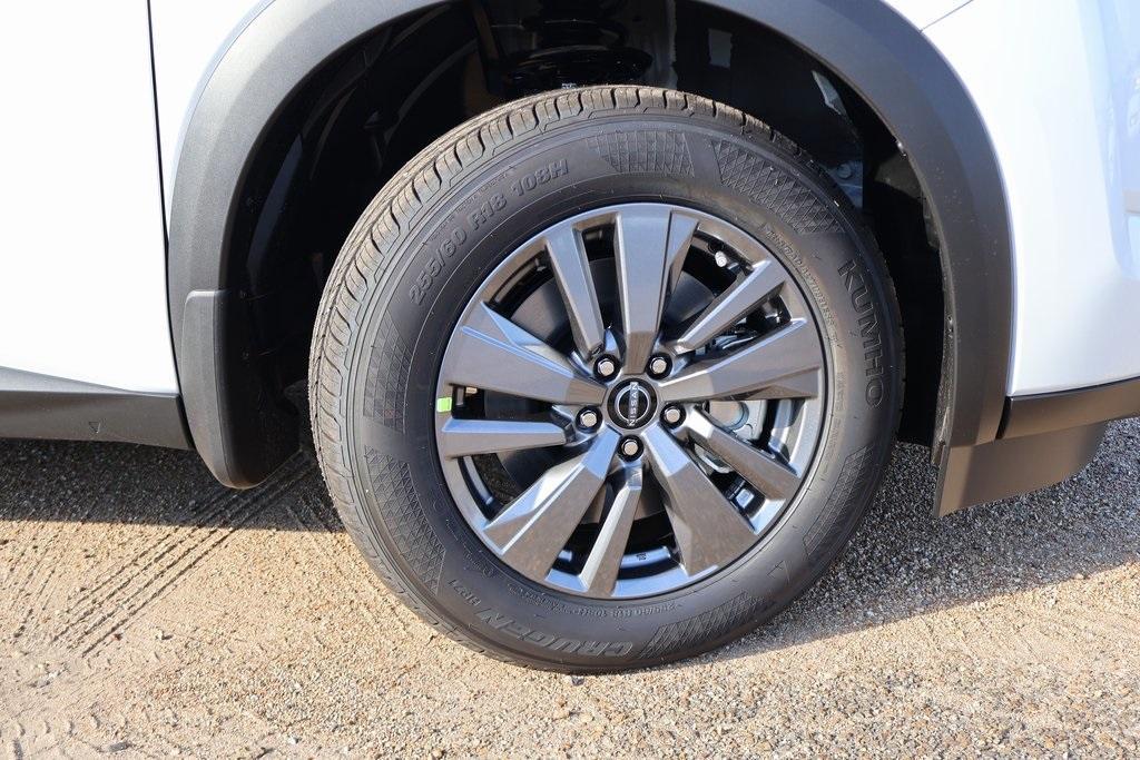 new 2025 Nissan Pathfinder car, priced at $33,821