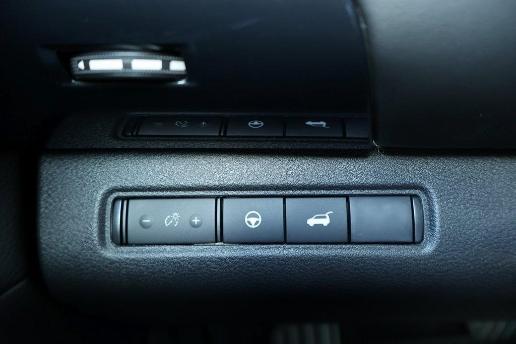 new 2025 Nissan Pathfinder car, priced at $33,821