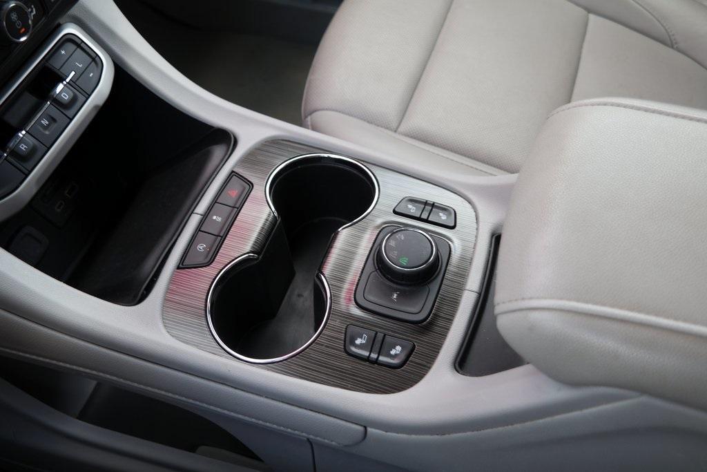 used 2023 GMC Acadia car, priced at $26,991