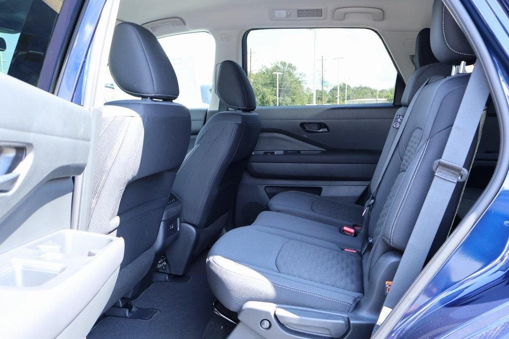 new 2025 Nissan Pathfinder car, priced at $32,941