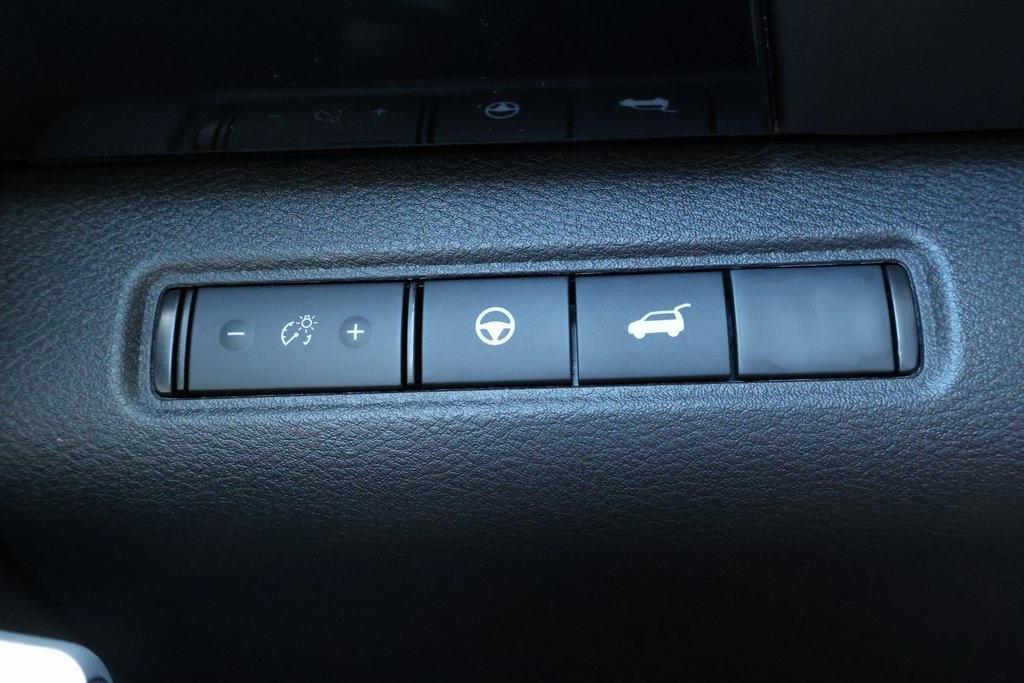 new 2025 Nissan Pathfinder car, priced at $32,941