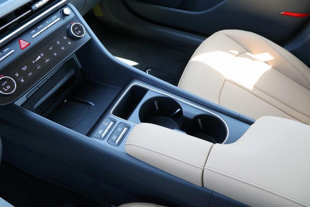 new 2025 Hyundai Sonata Hybrid car, priced at $38,785