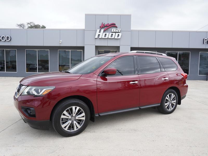 used 2020 Nissan Pathfinder car, priced at $21,334