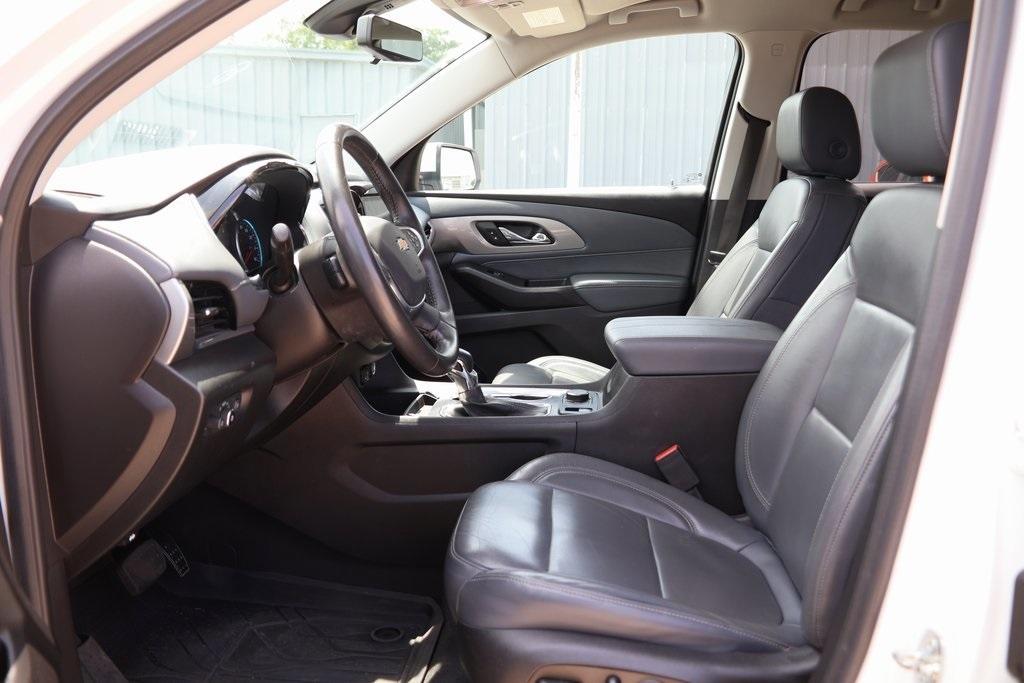 used 2021 Chevrolet Traverse car, priced at $23,425