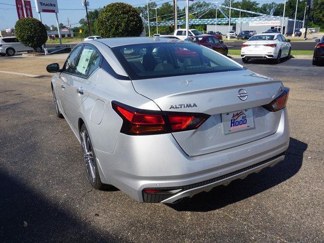 new 2024 Nissan Altima car, priced at $33,375