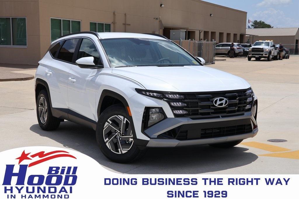 new 2025 Hyundai TUCSON Hybrid car, priced at $33,682