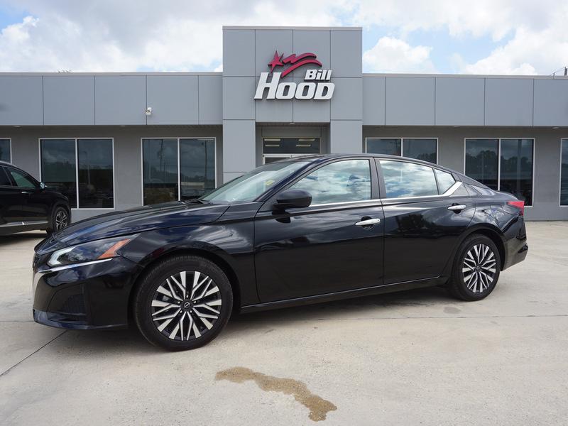 used 2024 Nissan Altima car, priced at $23,209