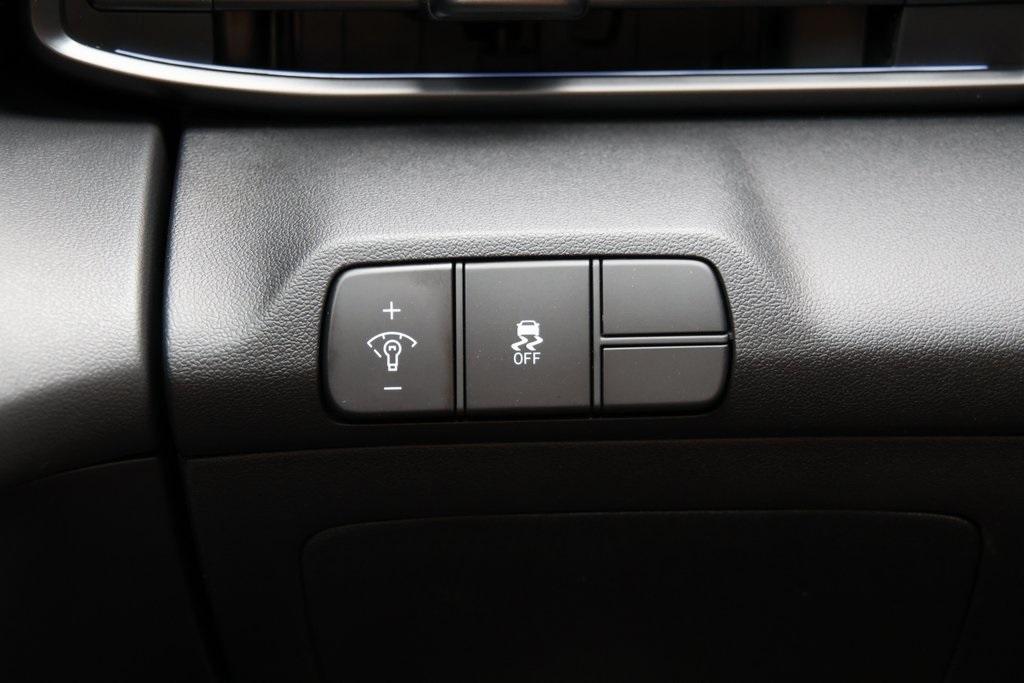 new 2025 Hyundai Elantra car, priced at $28,234