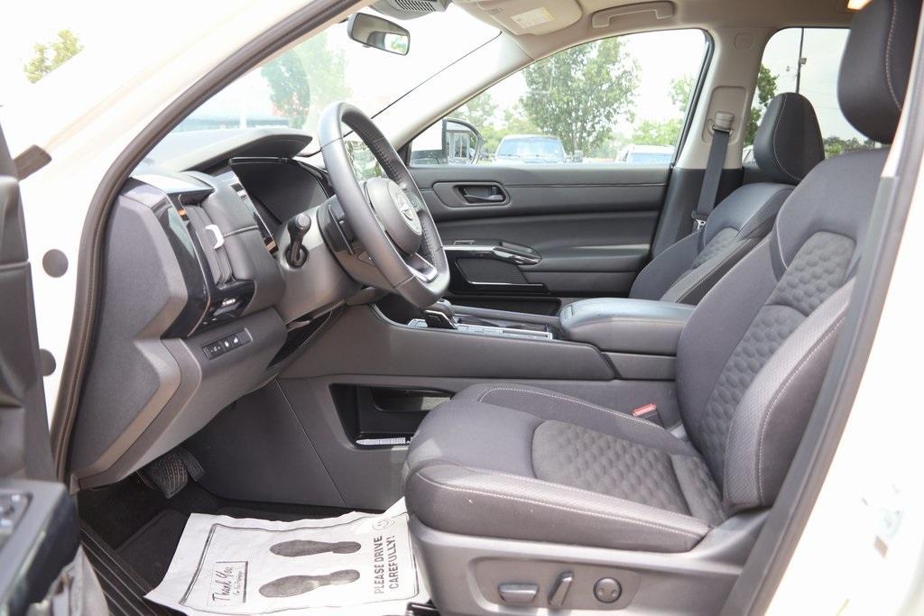 used 2024 Nissan Pathfinder car, priced at $33,925